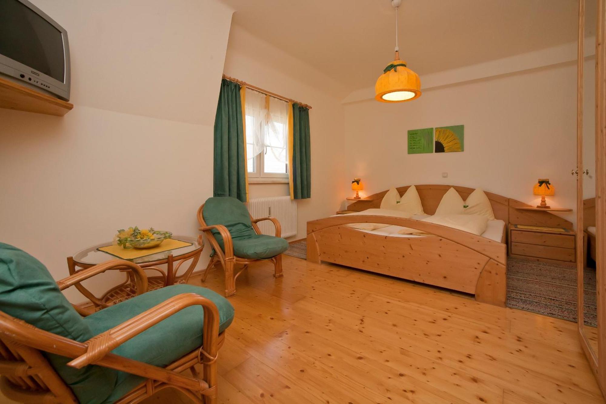 Bio-Bauernhof-Hotel Matlschweiger Lassing  Esterno foto